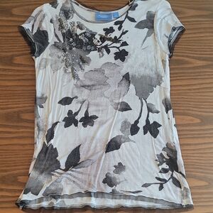 Simply Vera Vera Wang Black and Gray Floral Cap-Sleeve Top | Size: S